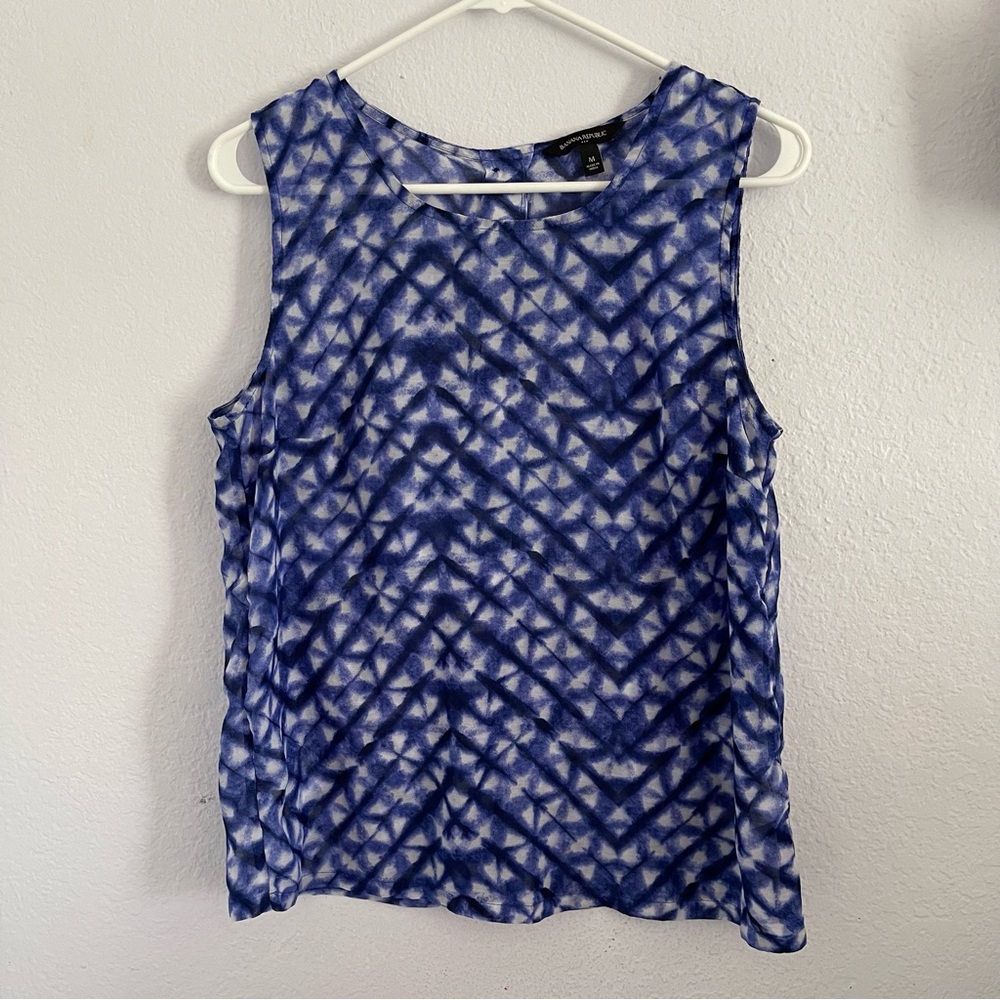 Banana republic M blue tank button up back